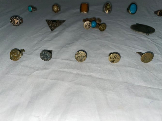 Tarihi eser niteliği taşıyan 23 malzeme ele geçirildi