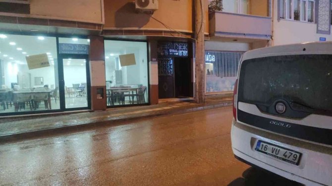 Tartıştığı babasını defalarca bıçaklayarak öldürdü