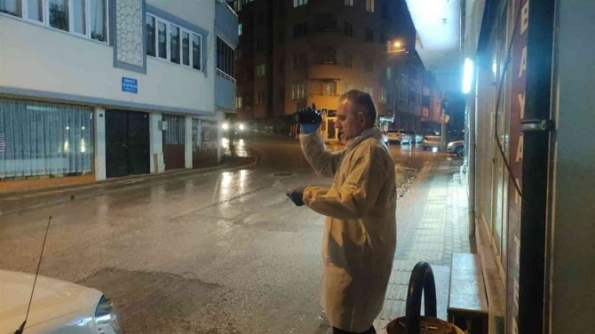 Tartıştığı babasını defalarca bıçaklayarak öldürdü