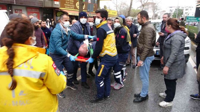 Yaya geçidine park edip kazaya davetiye çıkardı