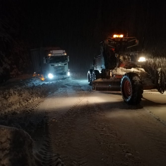 Antalya-Konya karayolu tırlar hariç araç trafiğine açıldı