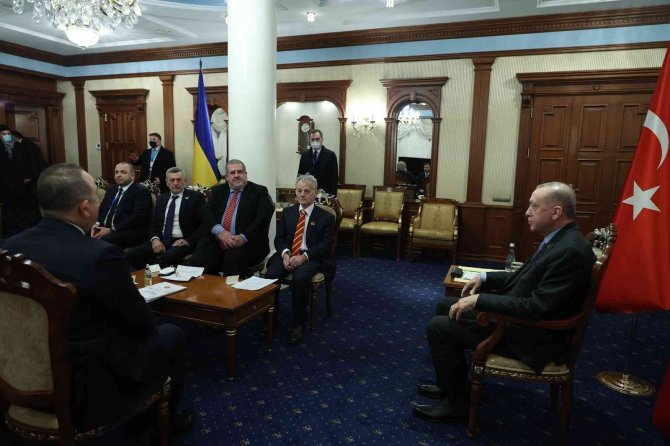 Cumhurbaşkanı Erdoğan, Kiev’de Kırım Tatar heyetini kabul etti