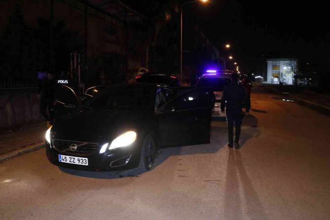 Ehliyetsiz ve alkollü sürücü 15 kilometre kaçarak ortalığı birbirine kattı