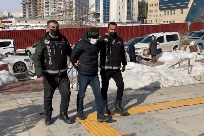 Valizinde 8 kilo 150 gram uyuşturucu bulunan yolcu tutuklandı