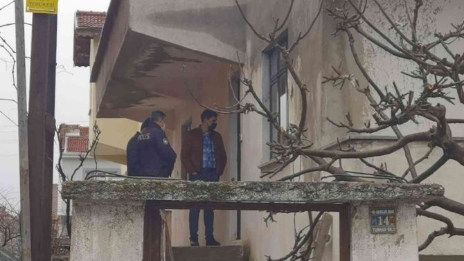 Evinin girişinde cansız bedeni bulundu