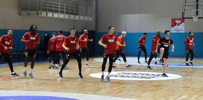 Gomis ilk antrenmanına çıktı