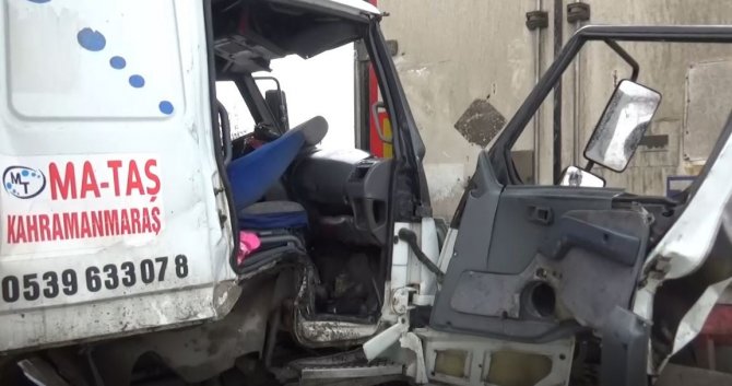 Hatalı park kazaya neden oldu: 3 yaralı