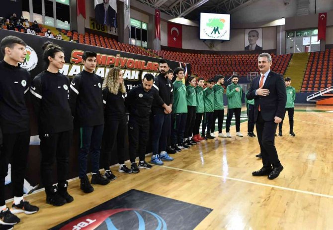 Mamak Belediye Başkanı Köse, tekvandocularla bir araya geldi