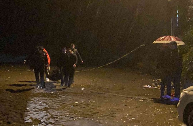 Sahilde erkek cesedi bulundu