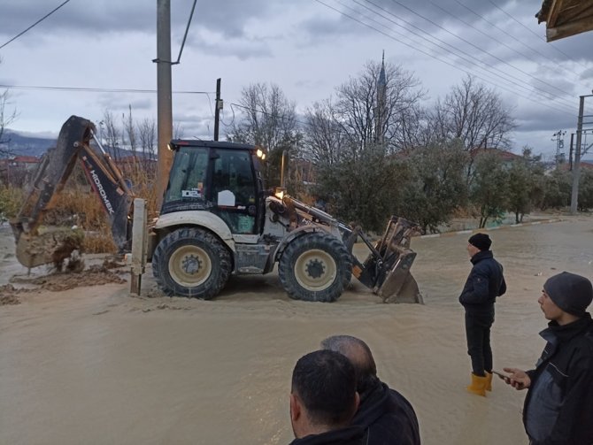 Selin vurduğu Sarayköy’de evleri su bastı