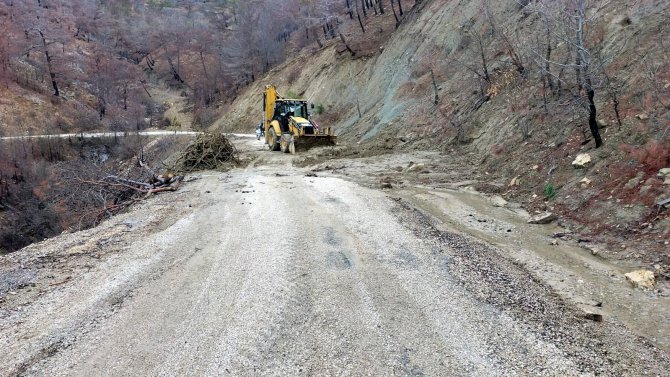 Şiddetli yağış heyelana sebep oldu