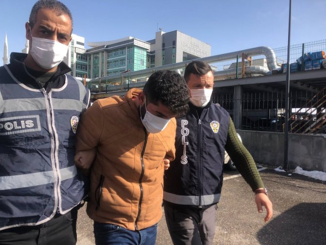 Yarım kilo altın çalan soygunculardan biri yakalandı