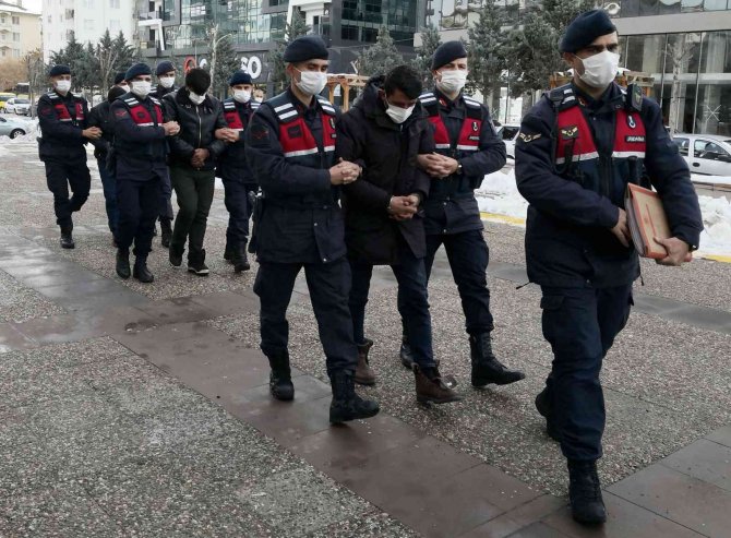 29 günde 13 yerden hırsızlık yaptılar, JASAT’ın operasyonuyla yakalandılar