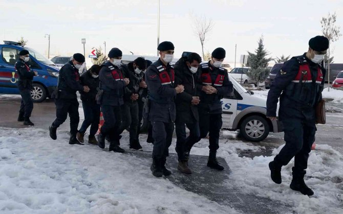 29 günde 13 yerden hırsızlık yaptılar, JASAT’ın operasyonuyla yakalandılar