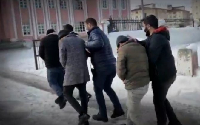 Ağrı’da iki kişinin öldüğü kavga ile ilgili sekiz kişi tutuklandı