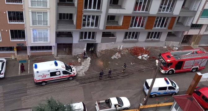 Asansör boşluğuna düşen inşaat işçisi ağır yaralandı