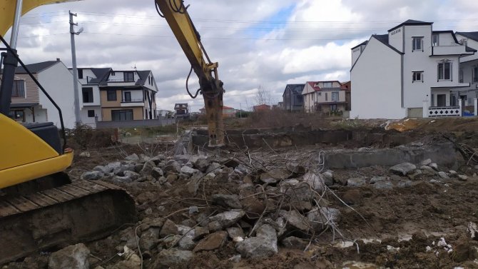 Sakarya’da inşaat halindeki bina çöktü