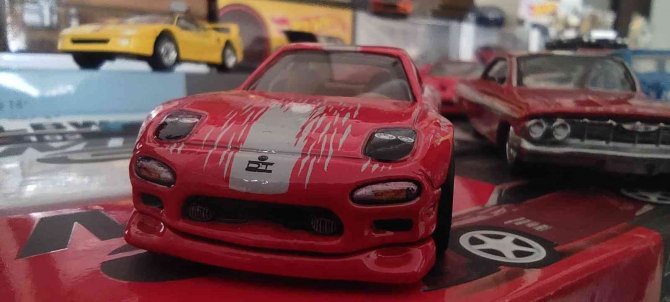 Yatırımını ev ve arsa yerine oyuncak araçlara yapıyor