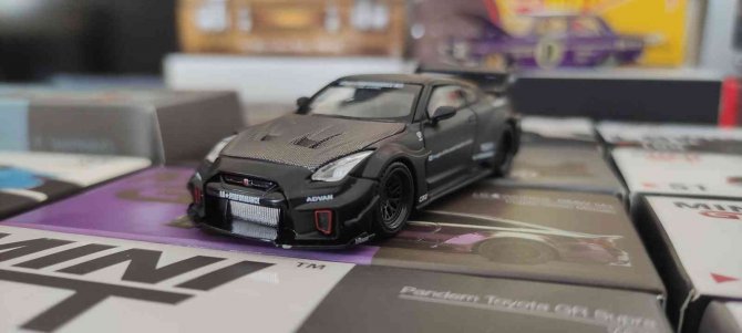 Yatırımını ev ve arsa yerine oyuncak araçlara yapıyor