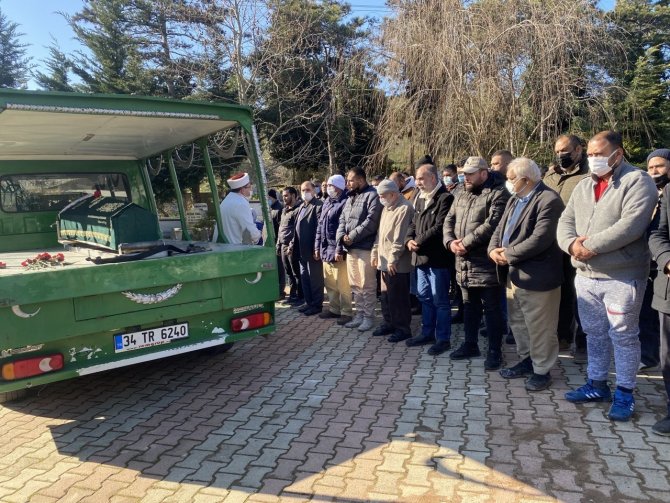 Kan donduran cinayet: 1,5 yaşındaki kızının gözü önünde hamile eşine kurşun yağdırdı