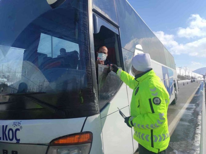Polisten sürücü ve yolculara bilgilendirme