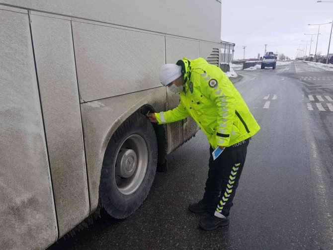 Polisten sürücü ve yolculara bilgilendirme