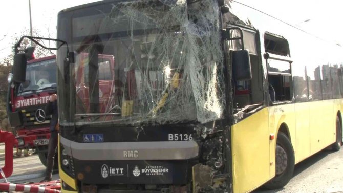 2 otobüs kafa kafaya çarpıştı: 6 yaralı