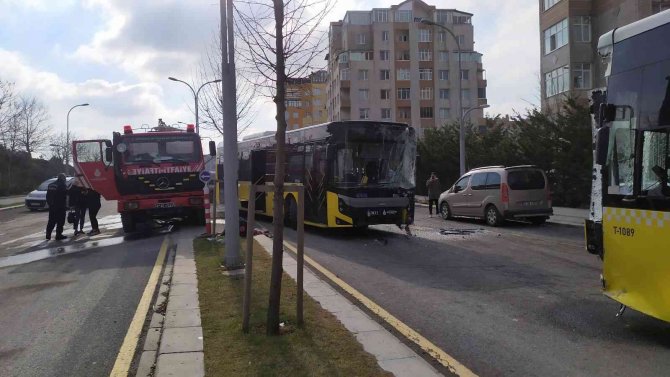 2 otobüs kafa kafaya çarpıştı: 6 yaralı