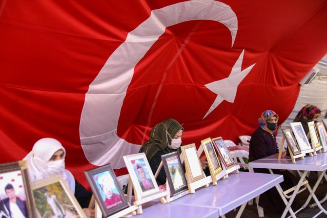 Diyarbakır annelerinden çocuklarına "teslim ol" çağrısı