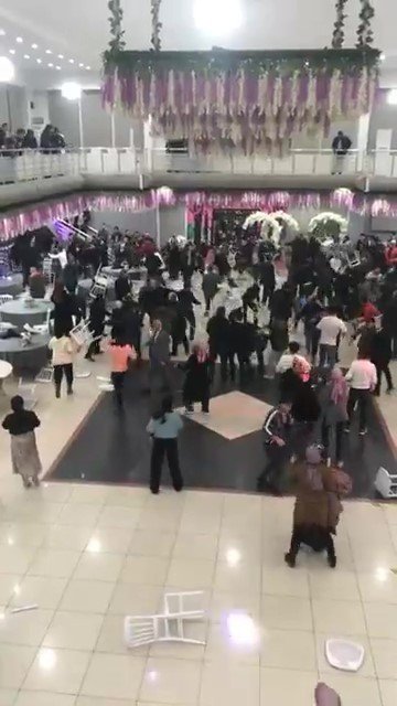 Düğün değil meydan muharebesi: 24 yaralı