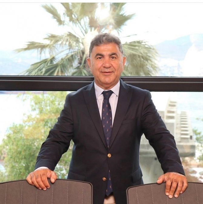 Fransa 2023 İlkbahar-Yaz sezonunu Türk kıyafetleriyle karşılayacak