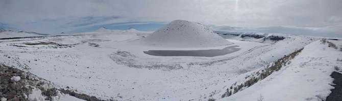 Kar yağışları, kuruyan Meke Gölü’ne umut oldu