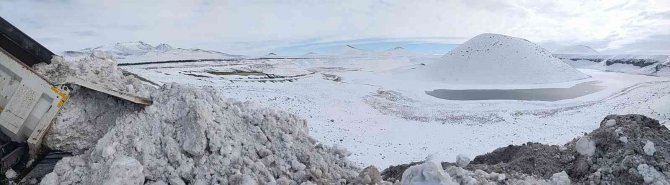 Kar yağışları, kuruyan Meke Gölü’ne umut oldu