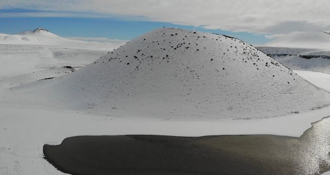 Kar yağışları, kuruyan Meke Gölü’ne umut oldu