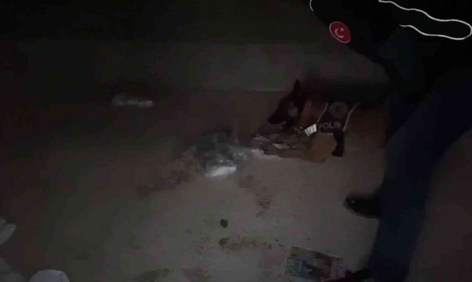 Konya'da flaş operasyon! Arabasında uyuşturucu madde, evinde uçaksavar mermisi bulundu
