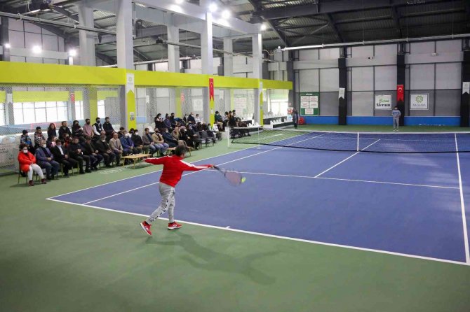 Meram 3. Kort Tenis Kış Turnuvası’nda şampiyonlar belli oldu