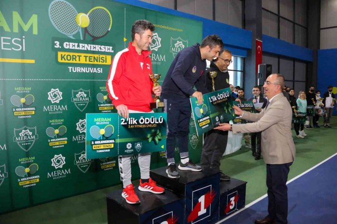 Meram 3. Kort Tenis Kış Turnuvası’nda şampiyonlar belli oldu