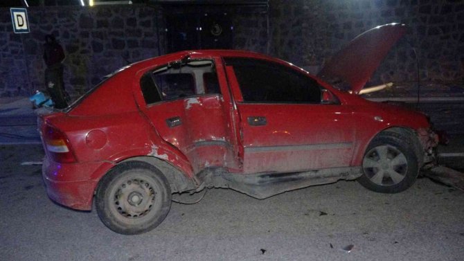 Uşak’ta alkollü sürücü dehşeti: 1’i ağır 2 kişi yaralandı