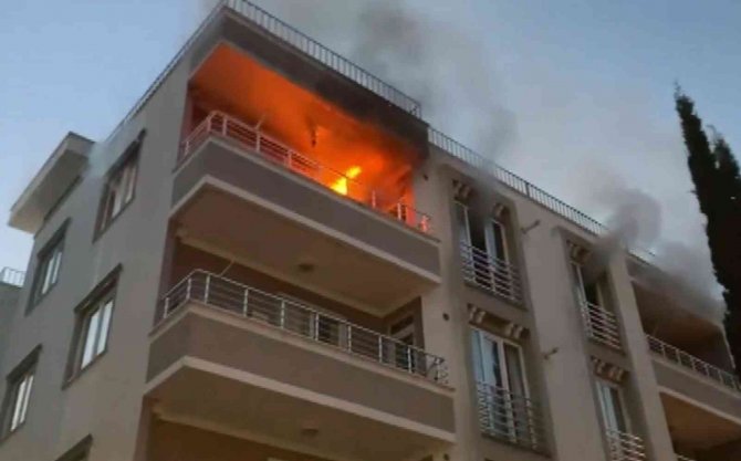 Adıyaman’da yangın çıkan binada can pazarı: 5 kişi hastaneye kaldırıldı