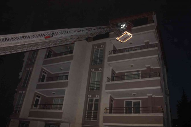 Adıyaman’da yangın çıkan binada can pazarı: 5 kişi hastaneye kaldırıldı