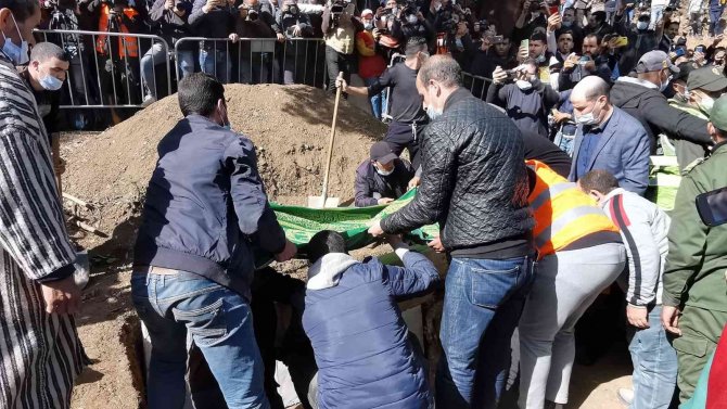 Fas’ta düştüğü kuyuda hayatını kaybeden Rayan son yolculuğuna uğurlandı