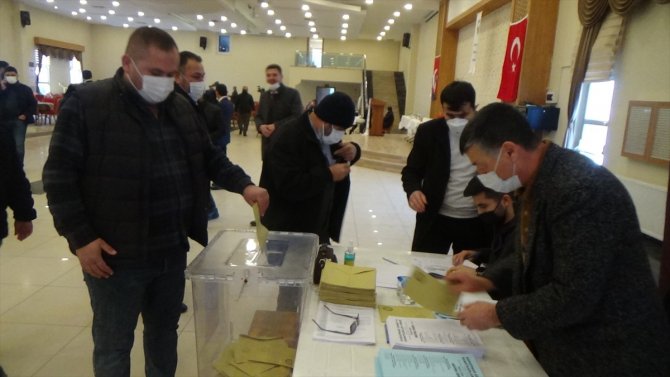 Karapınar Esnaf ve Sanatkarlar Odasının yeni başkanı Mustafa Ünver oldu