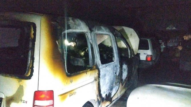 Konya'da tinerle soba yakmak isteyen kişi hem kendisini hem de arabayı yaktı!