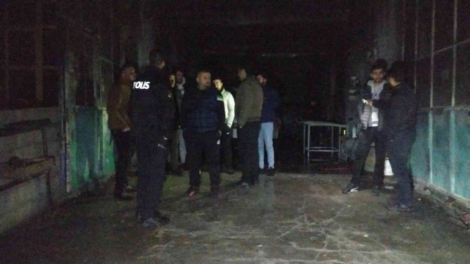 Konya'da tinerle soba yakmak isteyen kişi hem kendisini hem de arabayı yaktı!