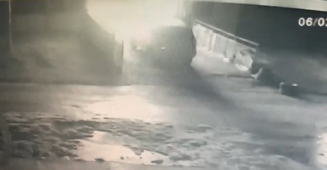 Konya'da tinerle soba yakmak isteyen kişi hem kendisini hem de arabayı yaktı!