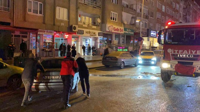 Seyir halindeki otomobilde yangın çıktı