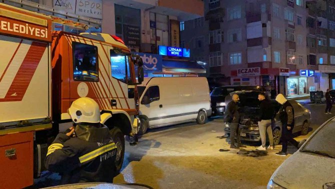 Seyir halindeki otomobilde yangın çıktı