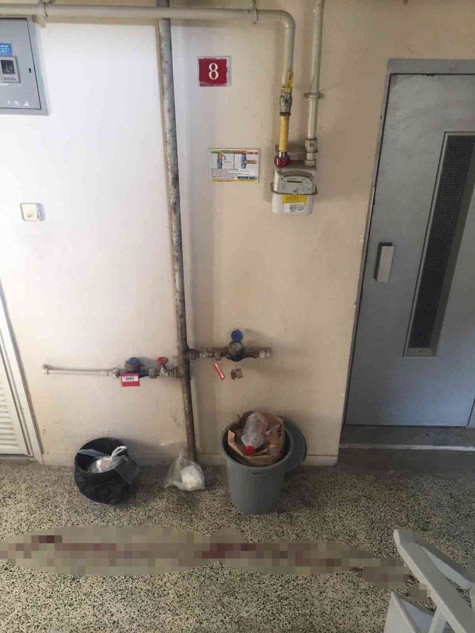 Tabancayla vuruldu 5 kat sürünerek aşağı indi