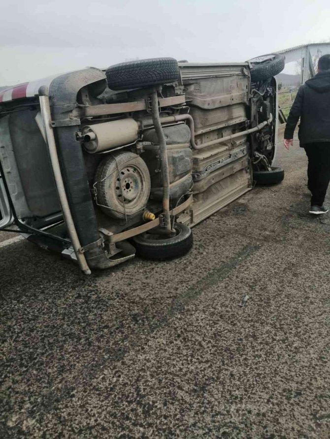 Tekirdağ’da köprüde araç devrildi: 1 yaralı