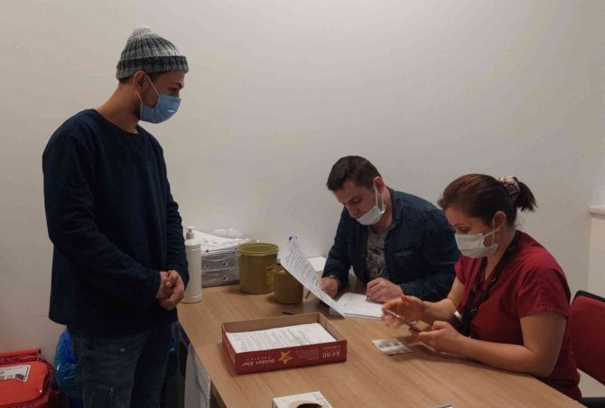 Turkovac’a akın var: 4 bine yakın aşı yapıldı